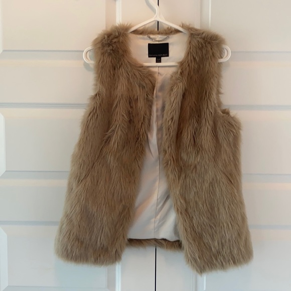 Faux fur vest (Banana Republic) - Picture 1 of 1